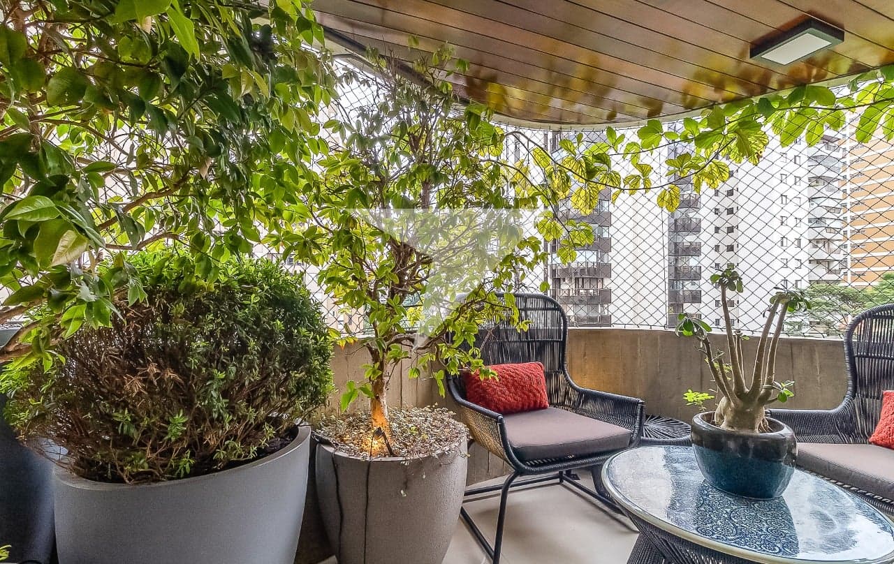 Apartamento para comprar em Moema