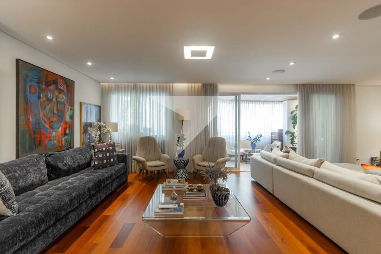 Apartamento para comprar em Moema