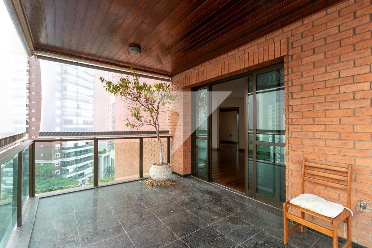 Apartamento para comprar em Moema