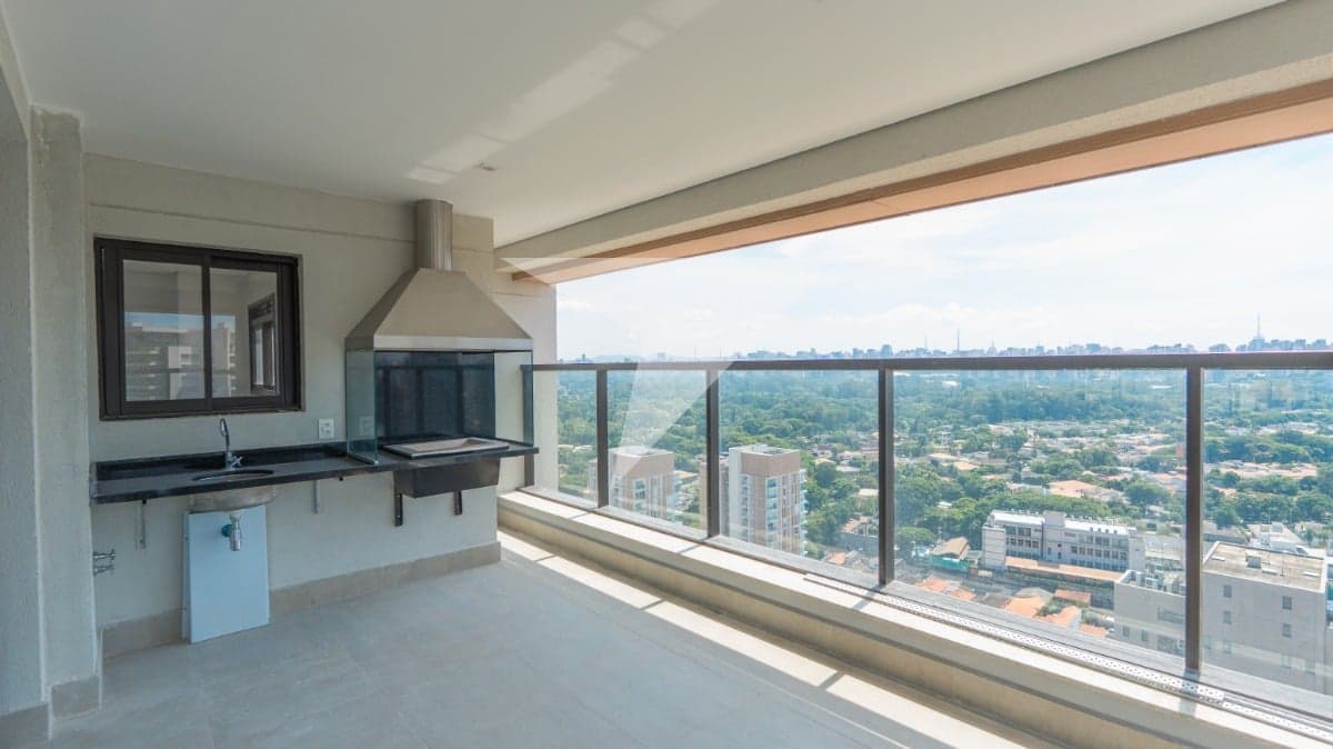 Cobertura duplex para comprar e alugar em Moema