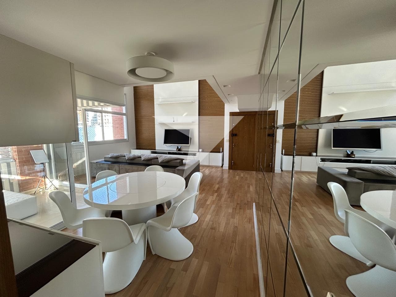 Apartamento para venda e locação em Pinheiros