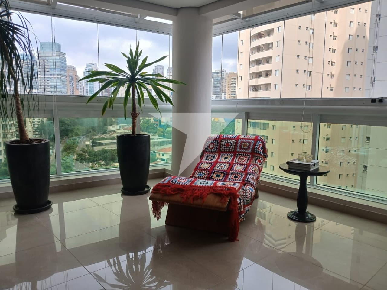 Apartamento para comprar em Moema Pássaros