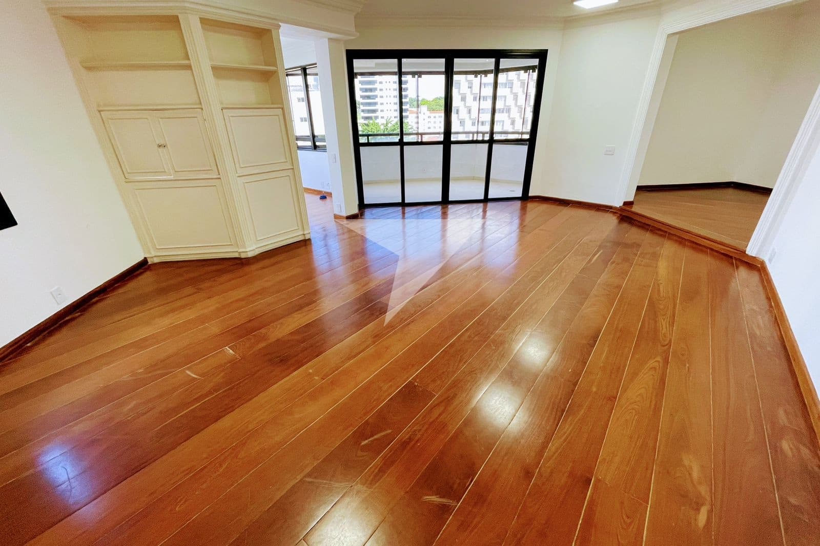 Apartamento para comprar em Moema