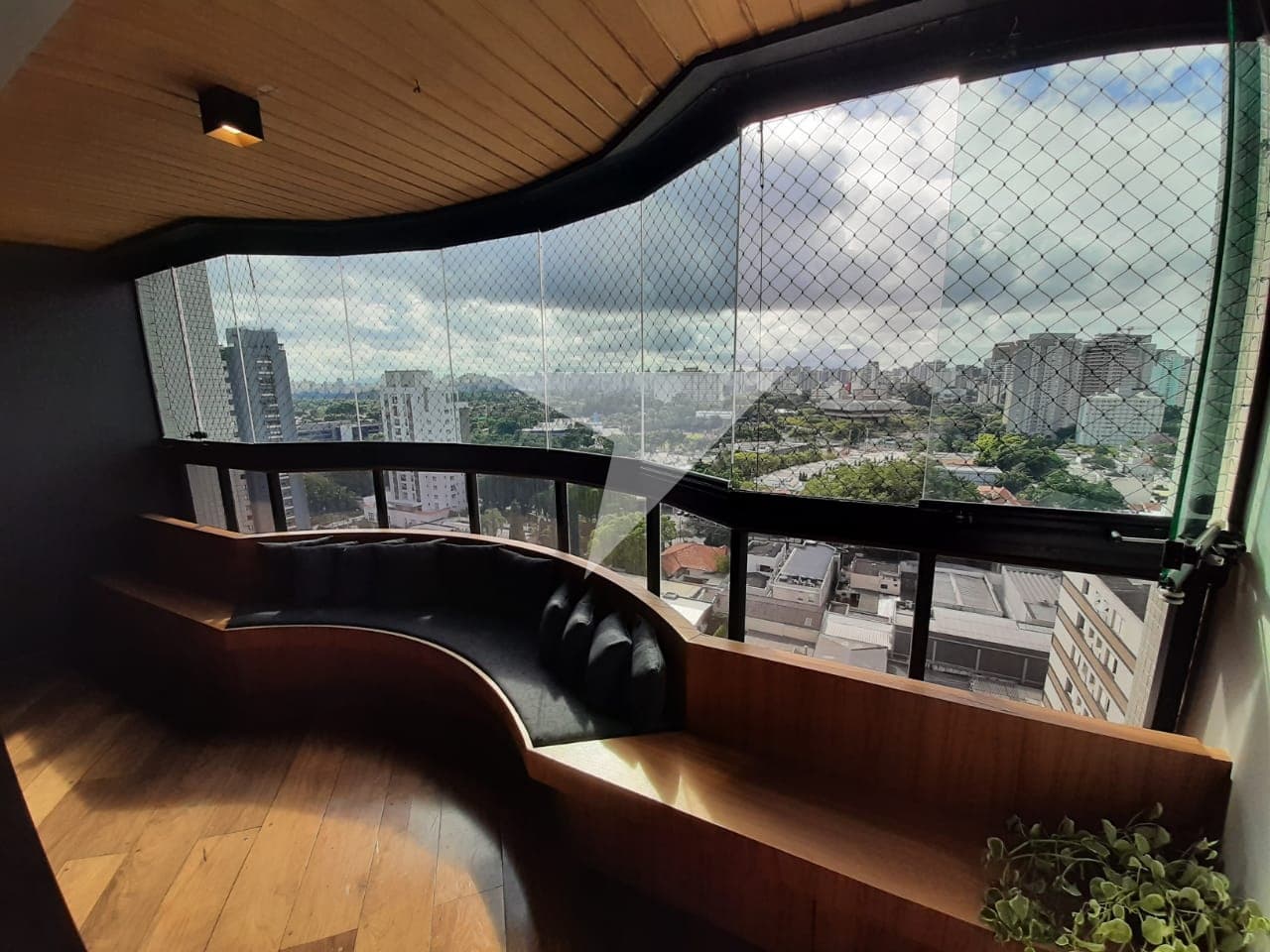 Apartamento para comprar em Moema