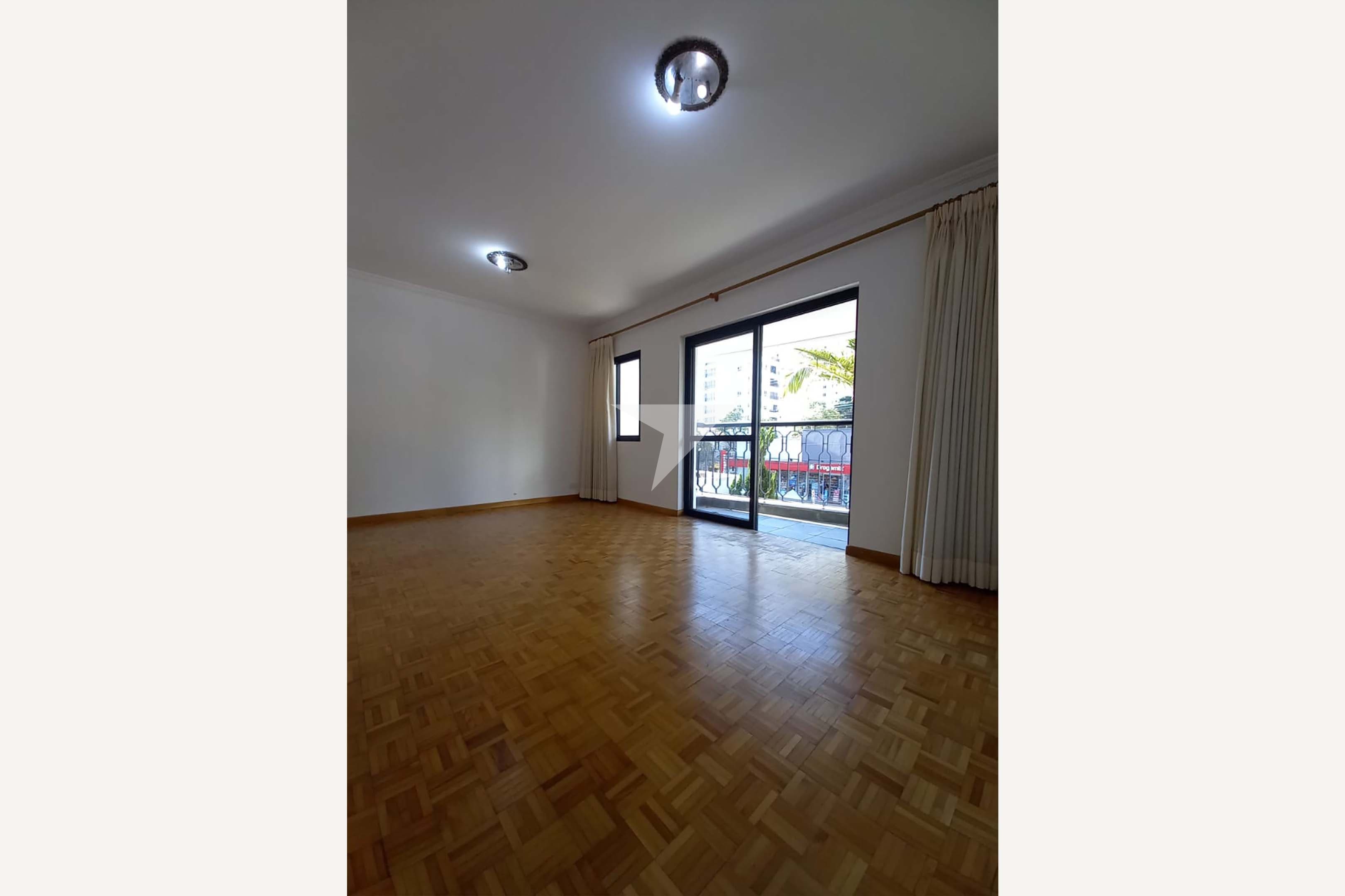 Apartamento para comprar em Moema