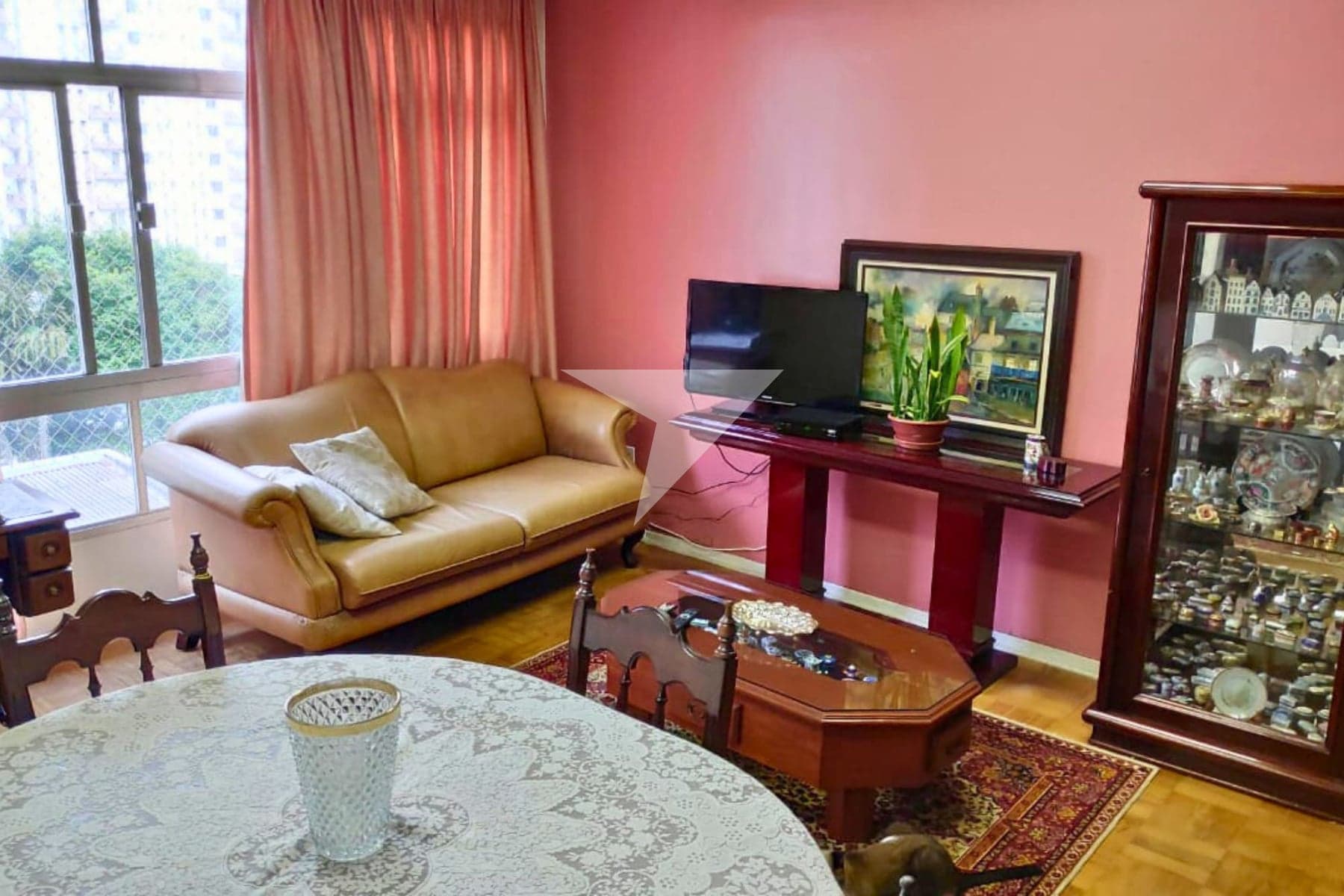 Apartamento à venda na Vila Olímpia, 3 dormitórios, sendo 1 suíte, 1 vaga, portaria 24h.