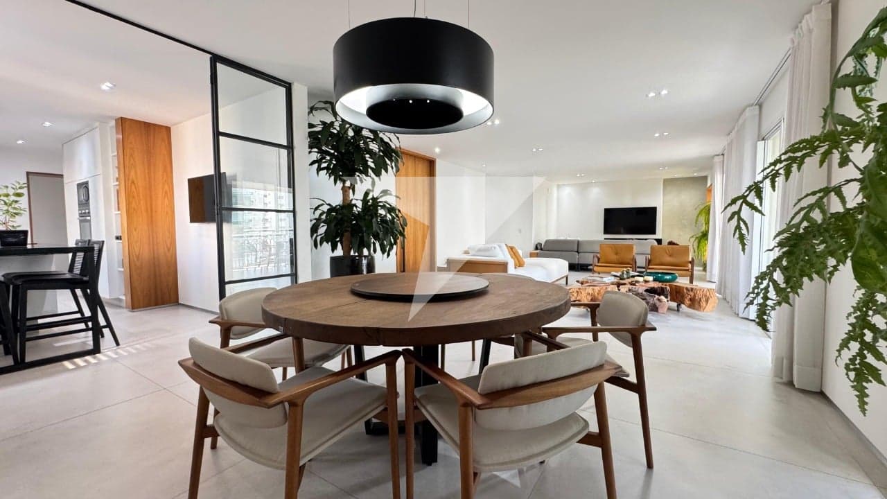 Apartamento para comprar em Moema