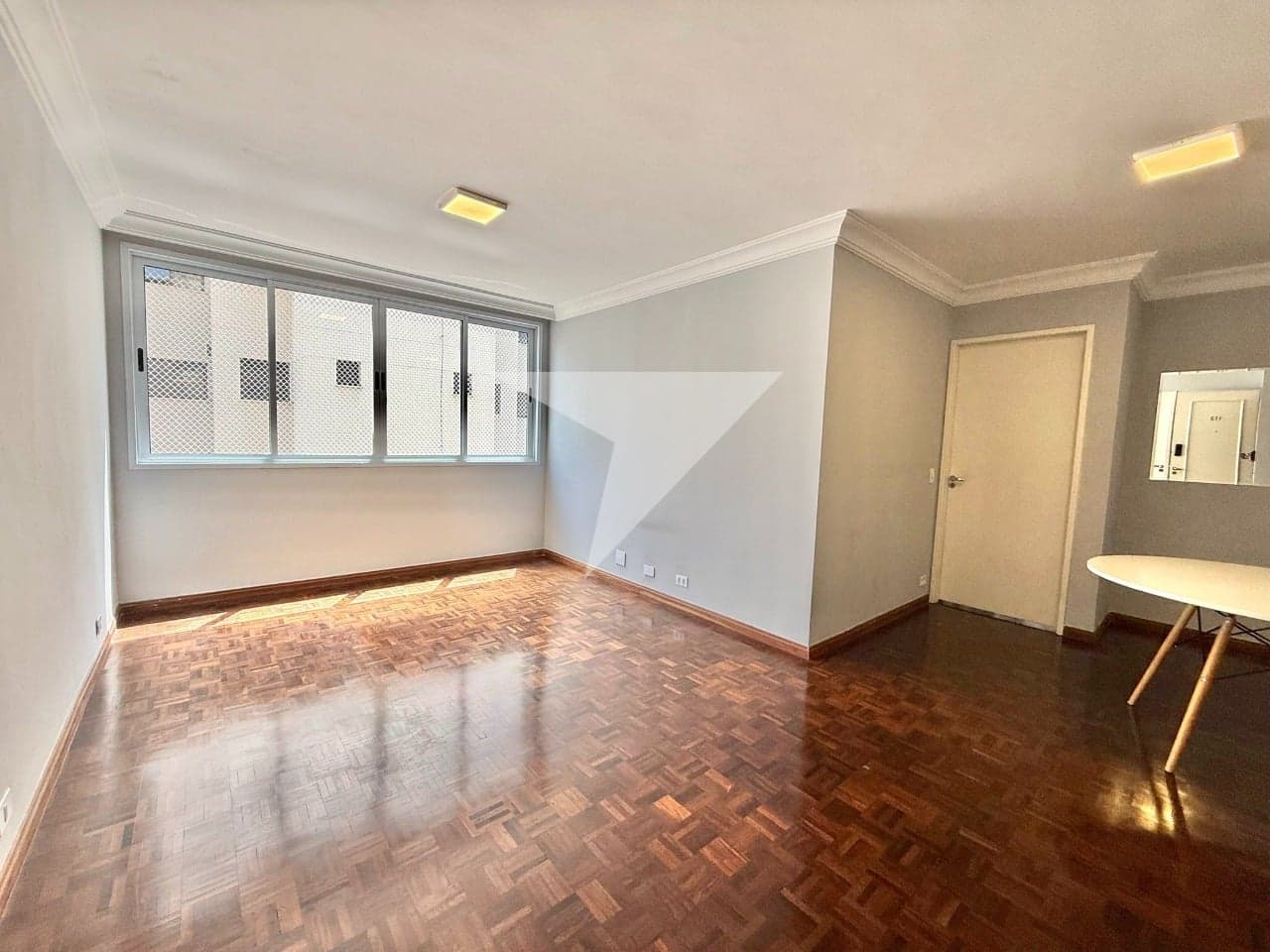 Apartamento para comprar e alugar em Moema