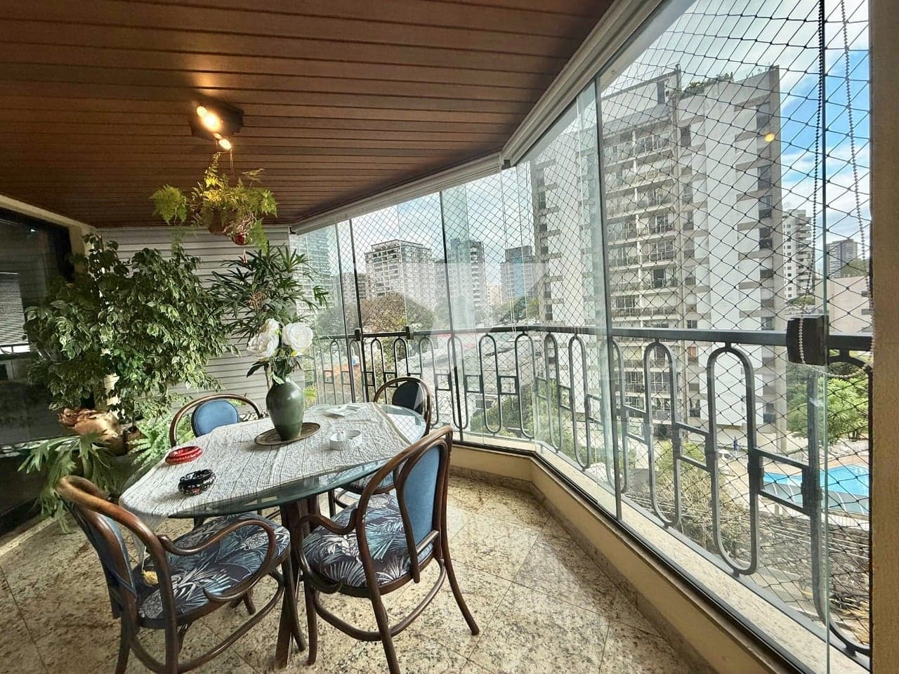 Apartamento para comprar em Moema