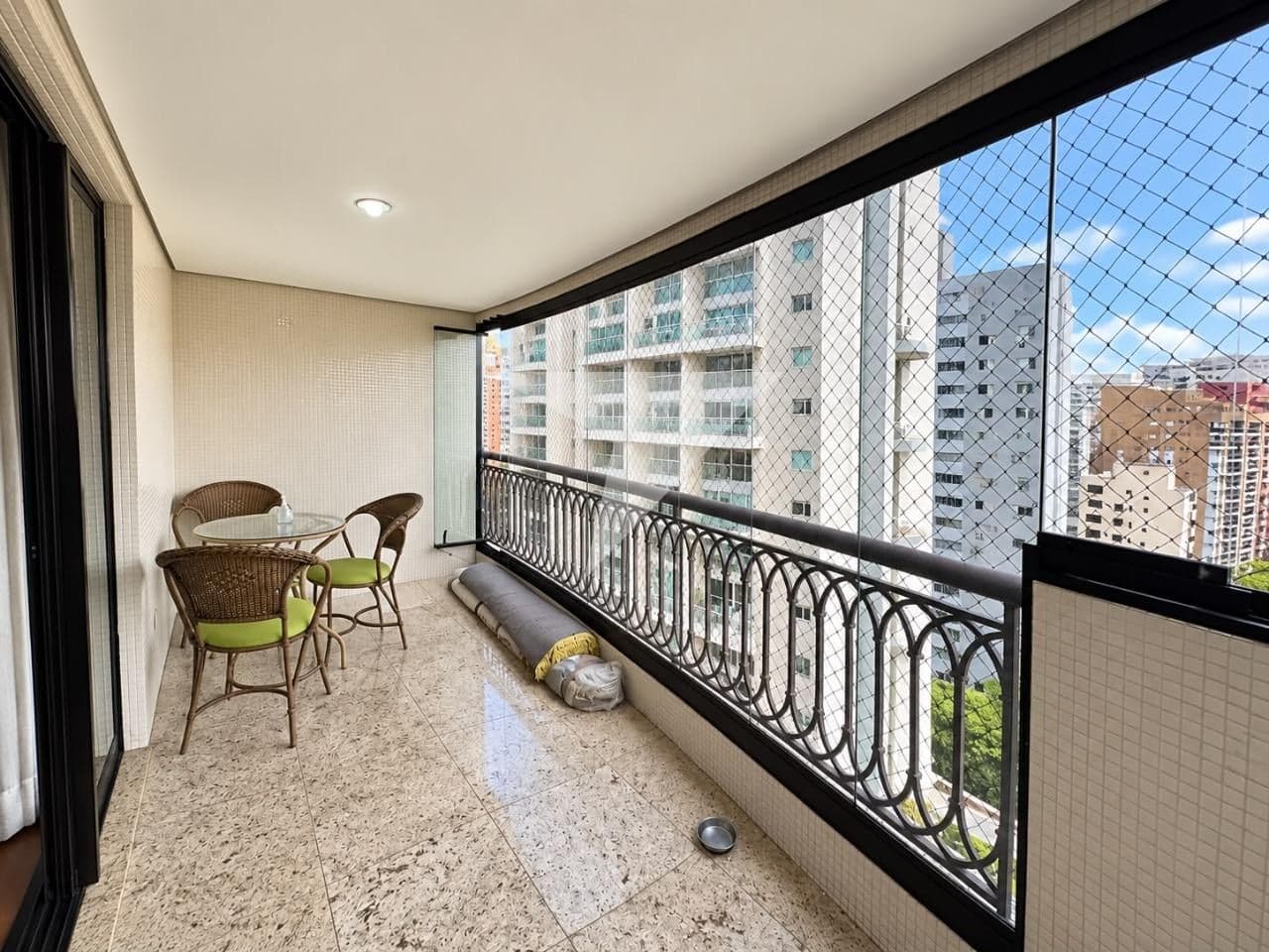 Apartamento para comprar em Moema