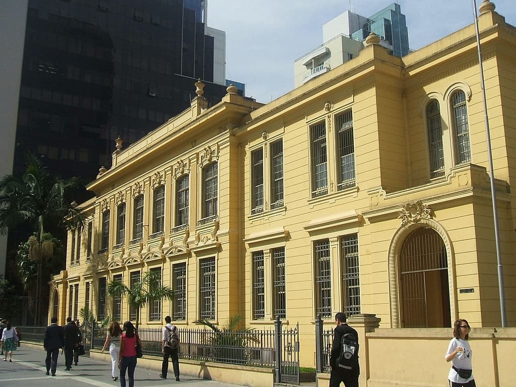 POI OSM way/1453919971 — Escola Estadual Rodrigues Alves